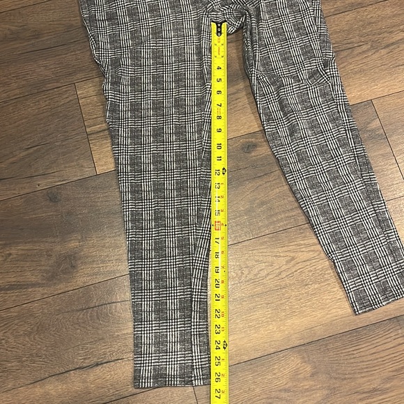 Seven pull on legging black and white plaid or houndstooth. Size large - Picture 6 of 7